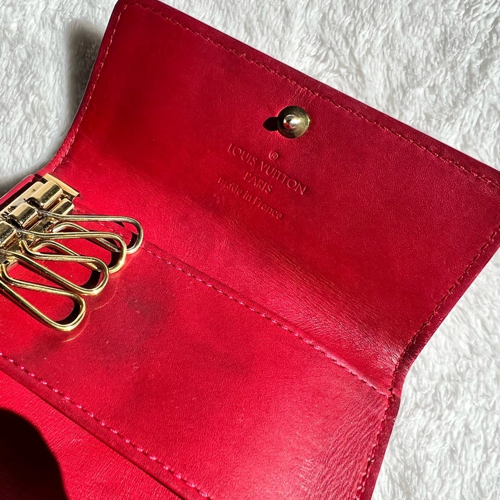 Louis Vuitton Key Case 4 Ring PommeD'Amour Red Vernis - Picture 13 of 14